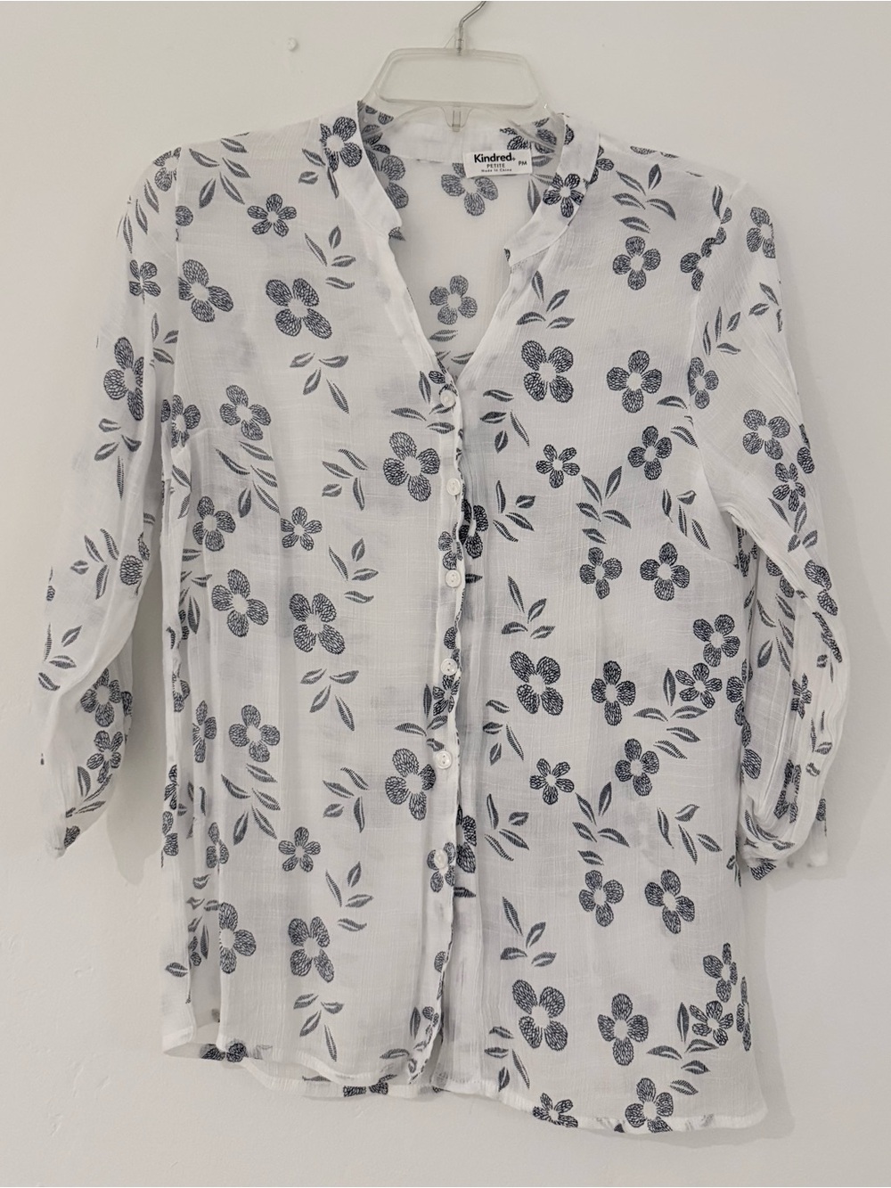 Kindred Petite White Floral Button-Front Women's Top
